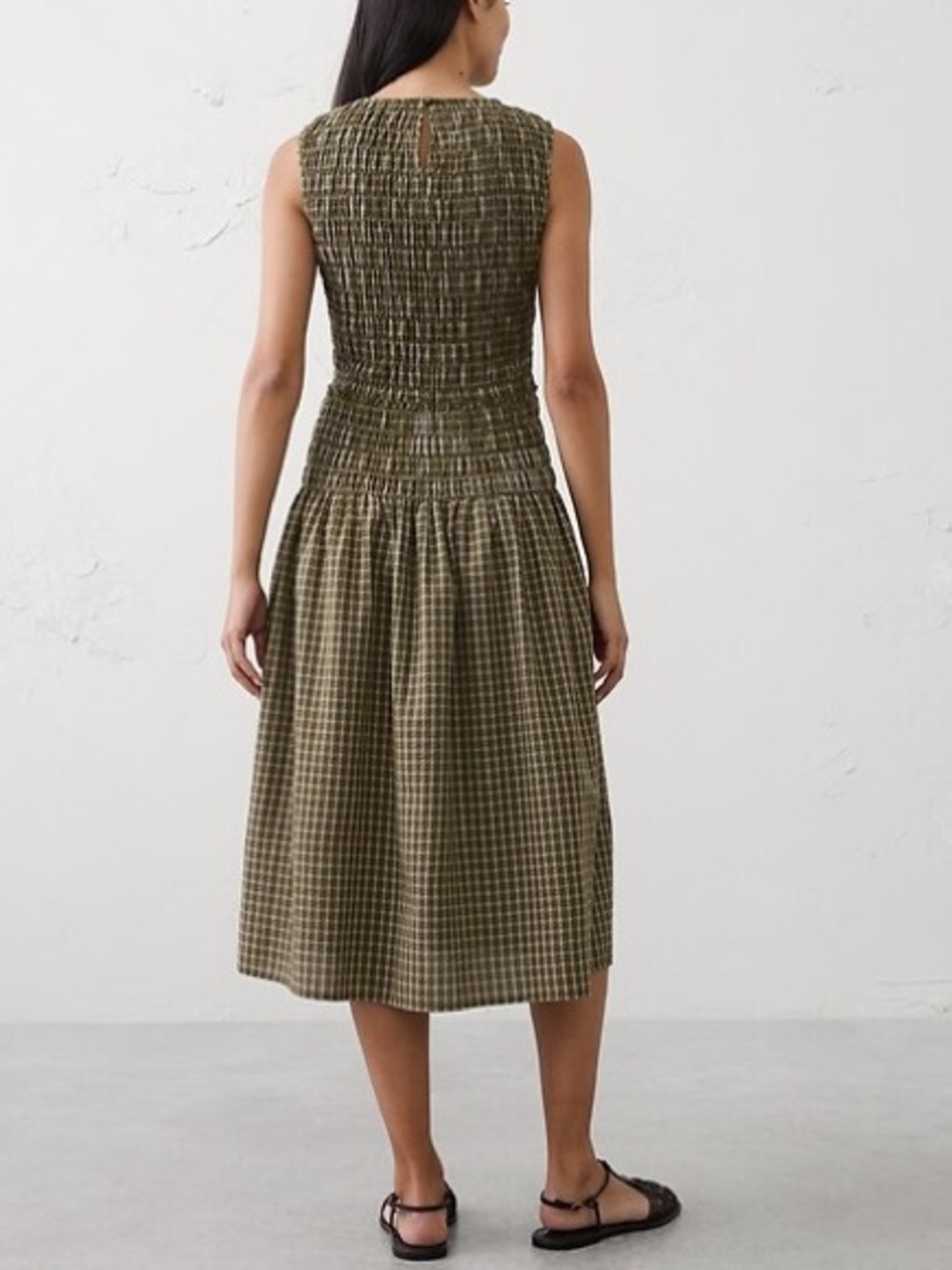 Banana Republic Smocked Seersucker Midi Dress Olive Plaid Petite S EUC - Picture 3 of 9